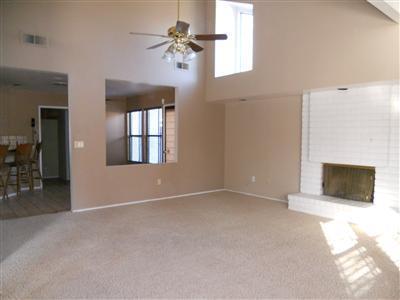 Building Photo - $2,900 - 4 Bed 2 Bath home Laurelglen Area...