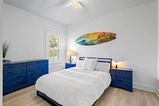 Building Photo - 2560 4th Ave S