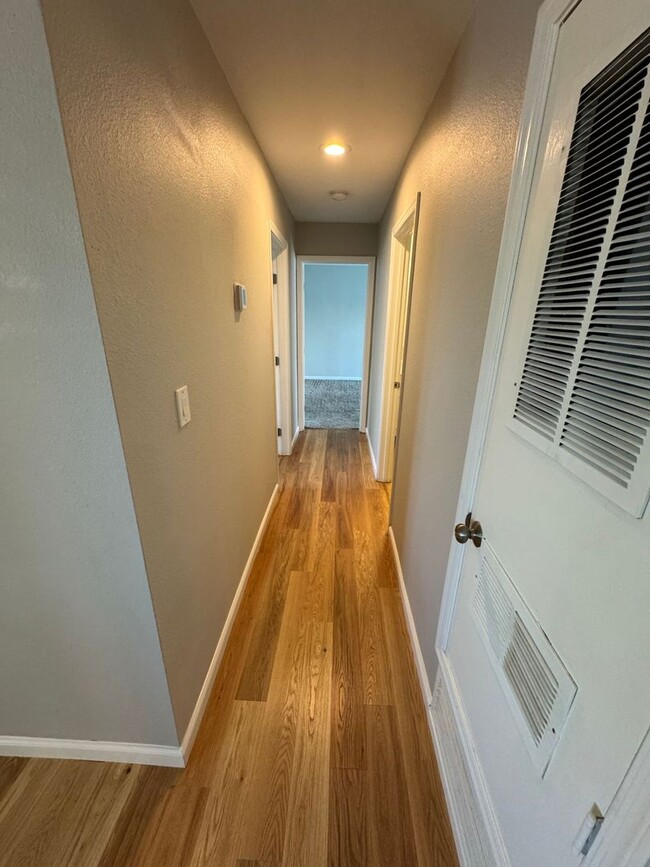 Building Photo - 1040 S Grand