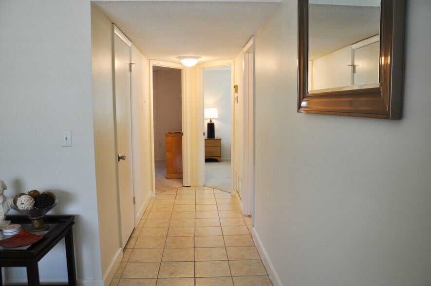 Building Photo - 2800 Indian River Blvd