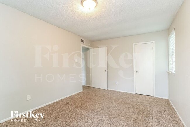 Building Photo - 11031 Hidden Bend Dr