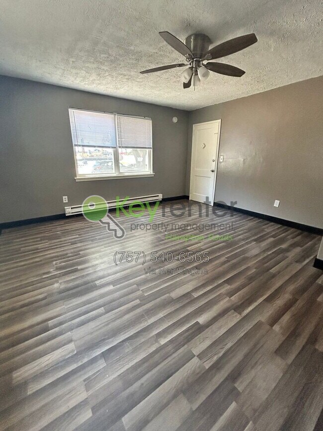 Building Photo - 925 Little Bay Ave
