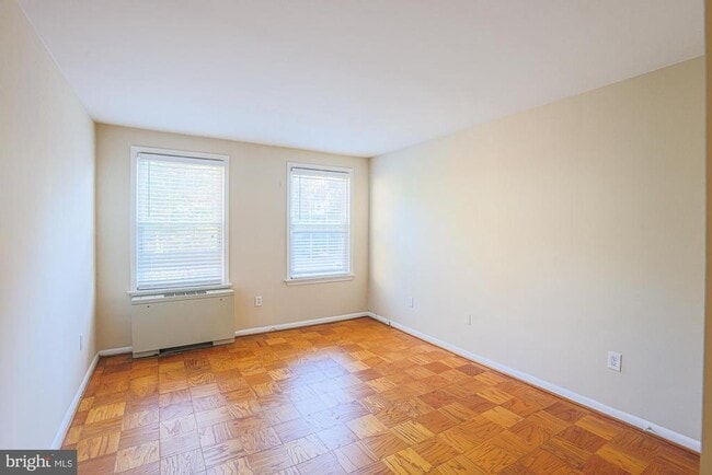 Building Photo - 3535 Chevy Chase Lake Dr