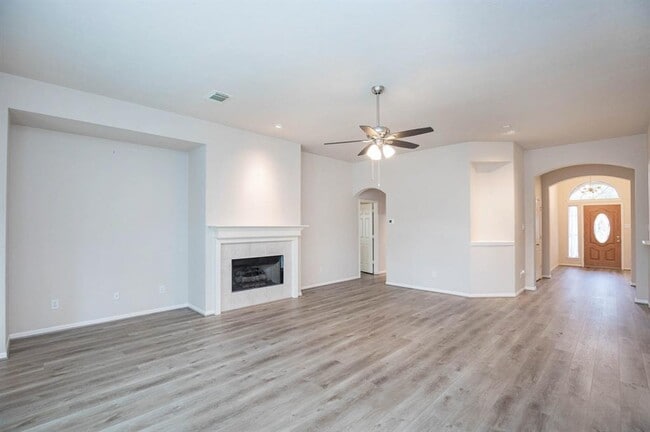 Building Photo - 2710 Falcon Knoll Ln