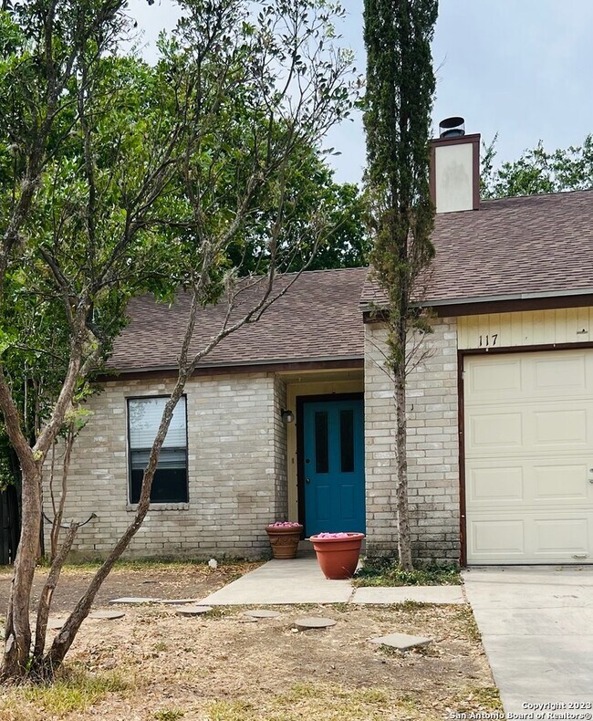 Building Photo - 117 Whisper Way