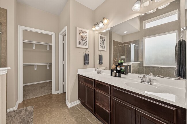 Building Photo - 4502 Mallory Creek Dr