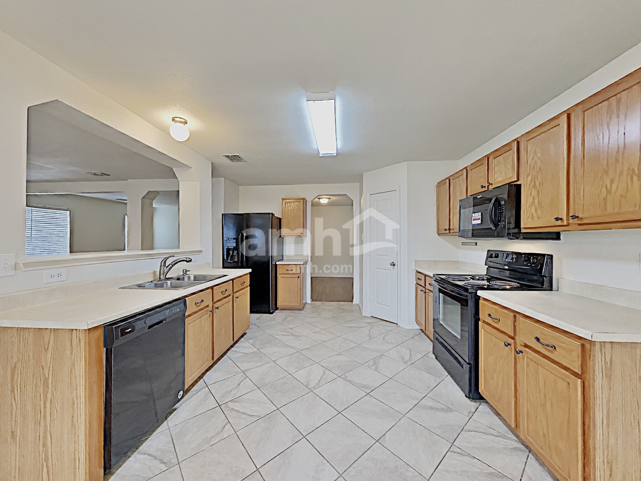 Building Photo - 9715 Woodland Pines