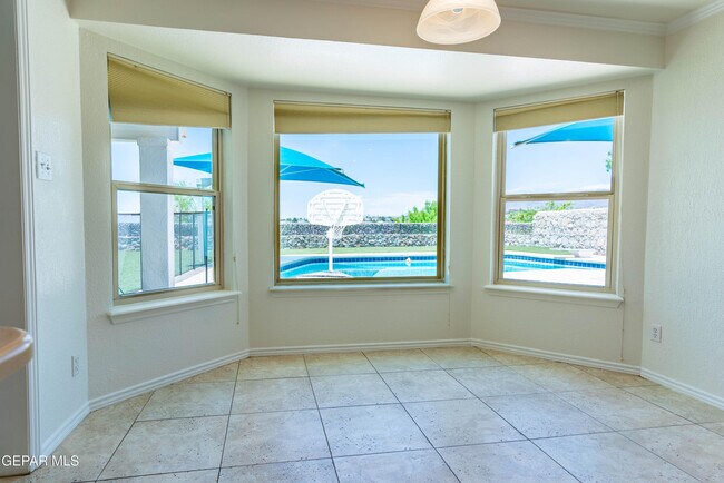 Building Photo - 7033 San Marino Dr
