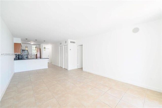 Building Photo - 750 NE 64th St