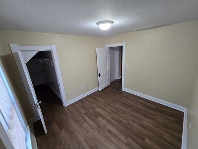Building Photo - 3 Bedroom House