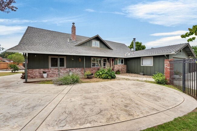 Building Photo - 420 Colusa Pl
