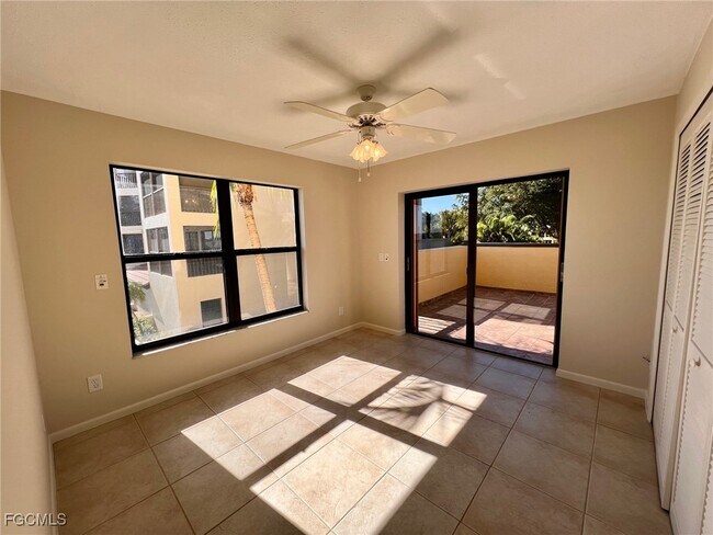 Building Photo - 4015 SE 20th Pl