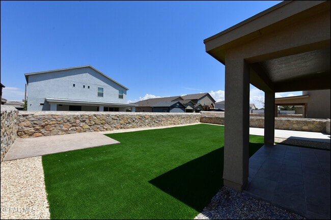 Building Photo - 14717 Tierra Escape Ave
