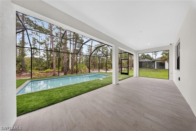 Building Photo - 1206 Moore Ave