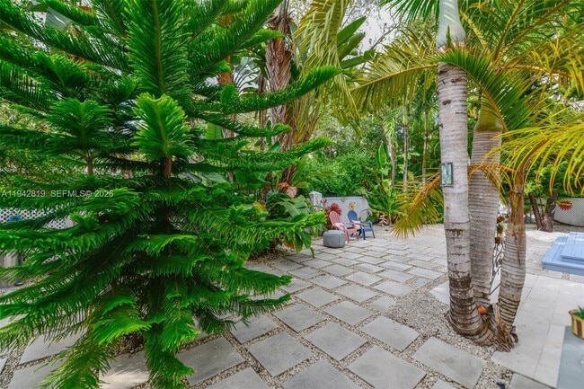 Building Photo - 911 Mariana Ave