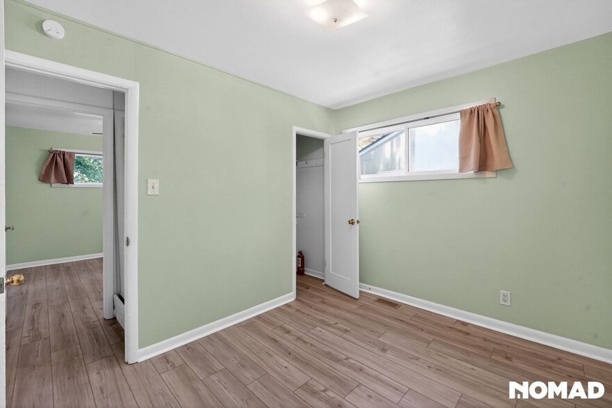 Building Photo - 2520 S Knox Ct