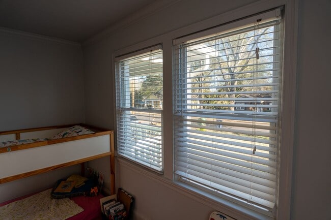 Building Photo - Normaltown home, a Charming 3 bedroom/ 2 bathroom Home Close to UGA and Hospitals!