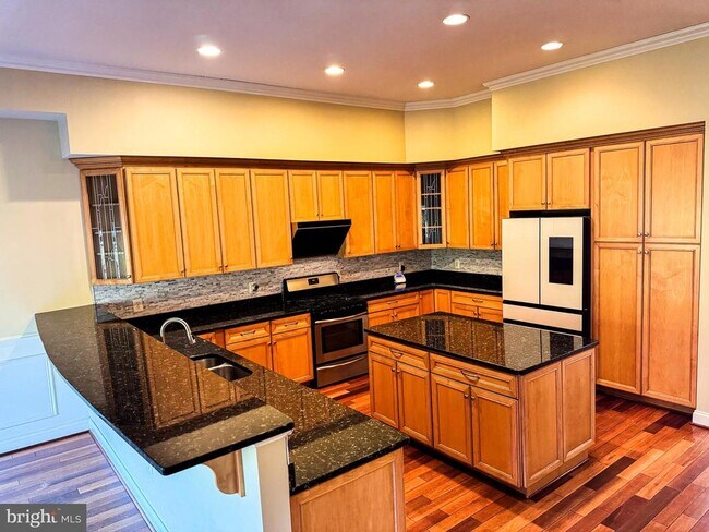 Building Photo - 6403 Velliety Ln