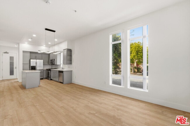 Building Photo - 12920 W Runway Rd