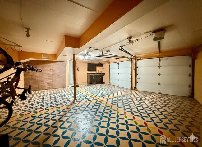 Building Photo - 5 Viburnum Ct