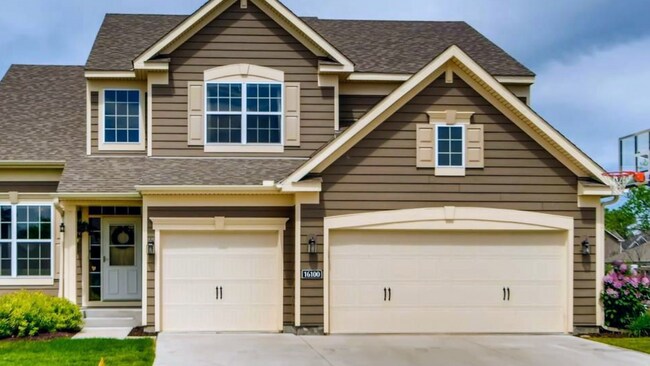 Building Photo - Perfect 5 bedroom count Home in Plymouth
