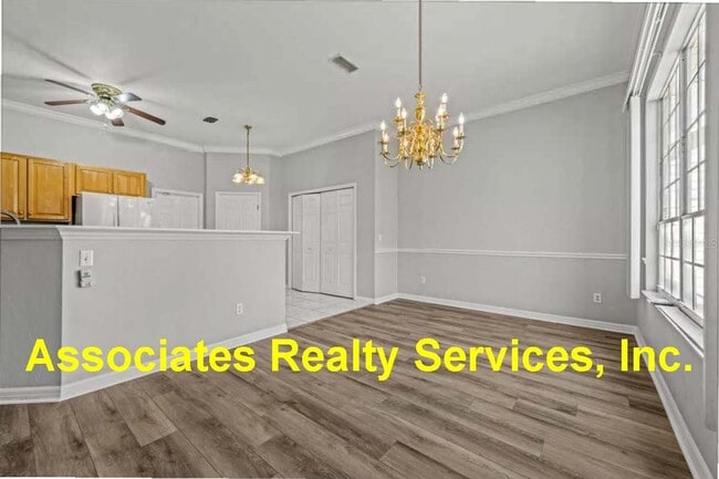 Building Photo - Turkey Creek-Three Bedroom - Two Bath 1560 sf