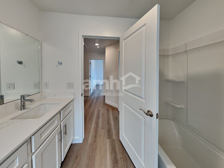 Building Photo - 7417 S Paseo Monte de Oro