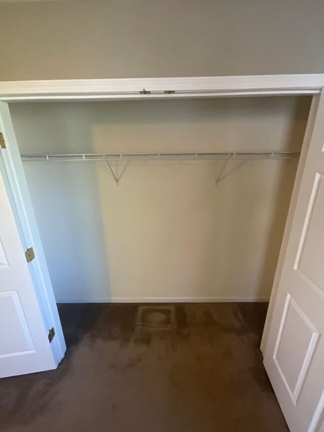 Building Photo - ****AVAILABLE AUGUST 2027**** Large 3 bed, 3 bath House with fenced yard