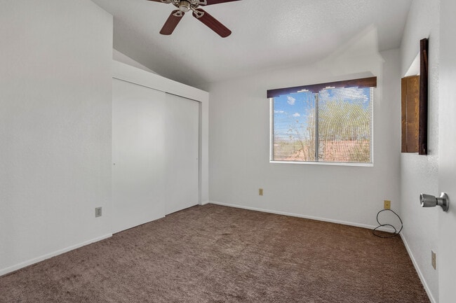 Building Photo - 9413 N Albatross Dr