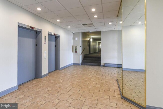 Building Photo - 449 Hamilton St