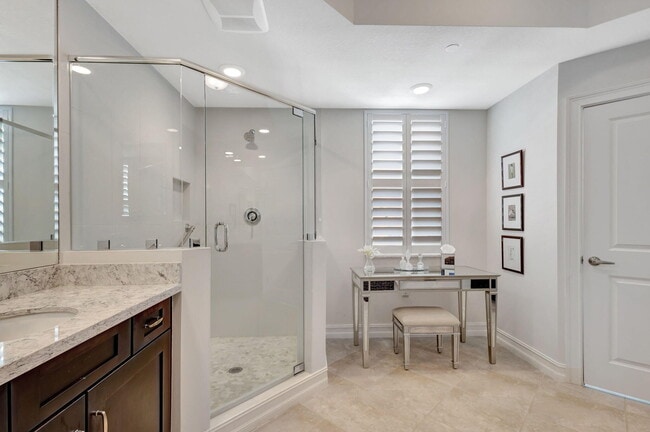 Building Photo - 444 Bay Colony Dr N
