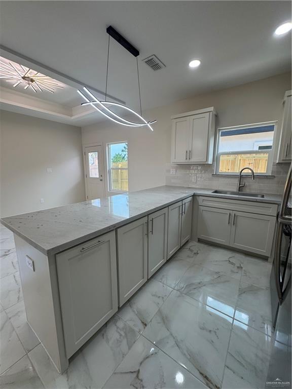 Building Photo - 13 Dove St