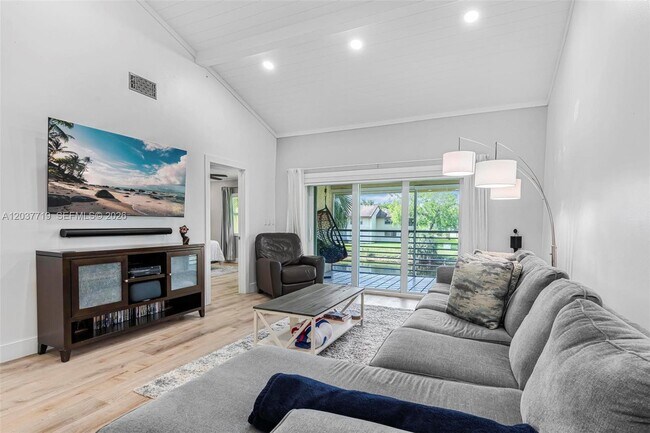 Building Photo - 8770 Azalea Ct