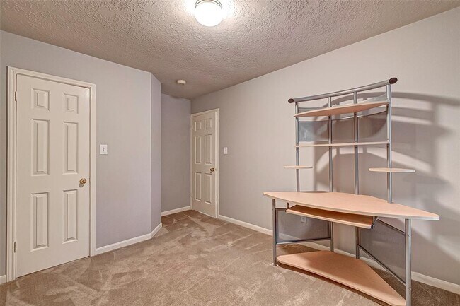 Building Photo - 2130 Autumn Fern Dr
