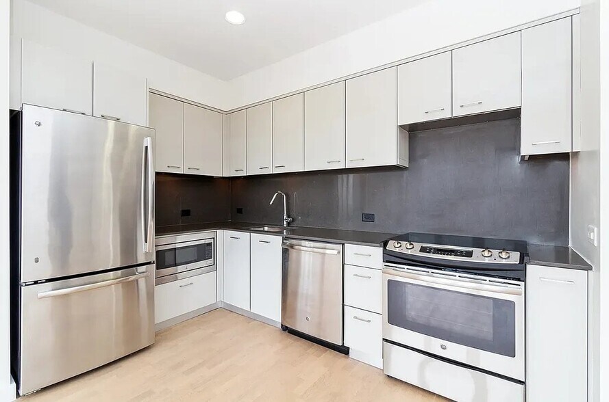 Building Photo - 31-57-57 31st St