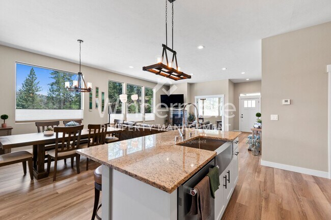 Building Photo - * Coming Soon 08/15/2025*Furnished Executi...