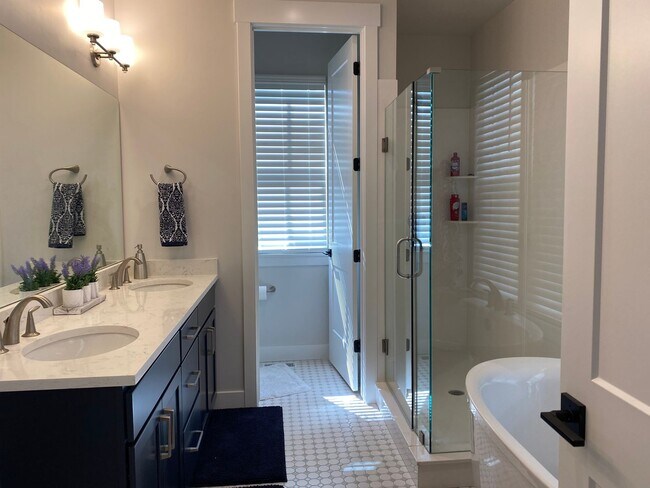 Building Photo - Daybreak Island Furnished Home
