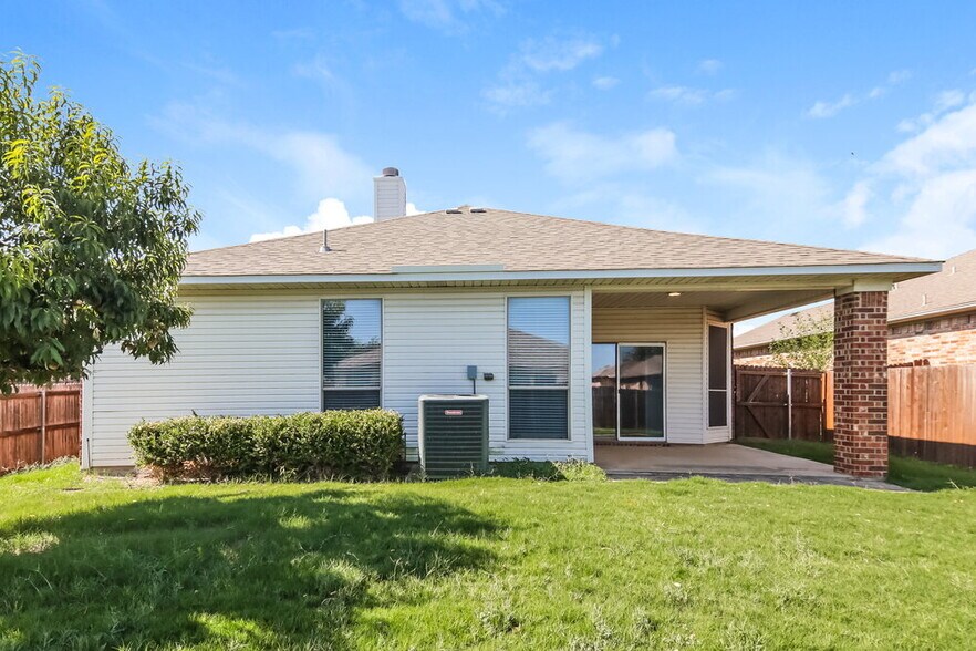 Building Photo - 3232 Buckthorn Ln
