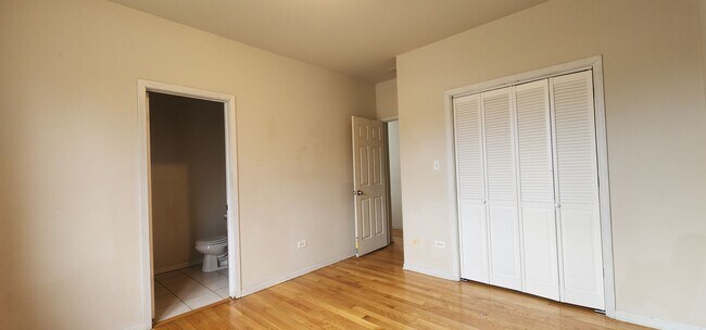 Building Photo - 2902 W Fillmore St