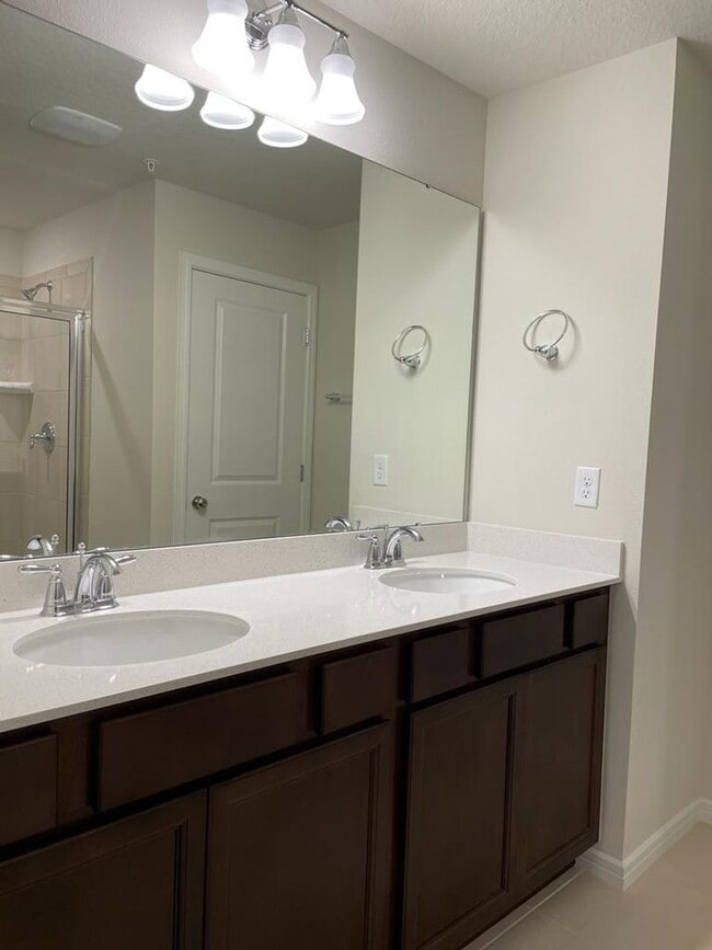 Building Photo - Townhome Isles of Lake Nona