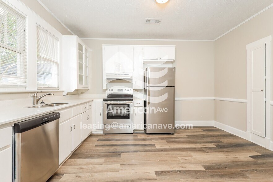 Building Photo - 1404 21st St