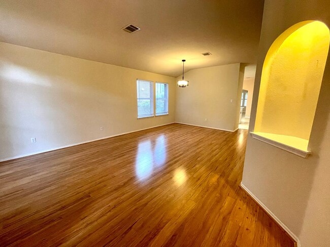 Building Photo - Well-Maintained 3 bedroom, 2 bathroom in Northwood
