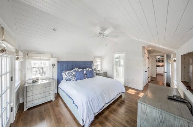 Building Photo - 28 Morey Ln