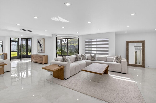 Building Photo - 15322 Strathearn Dr