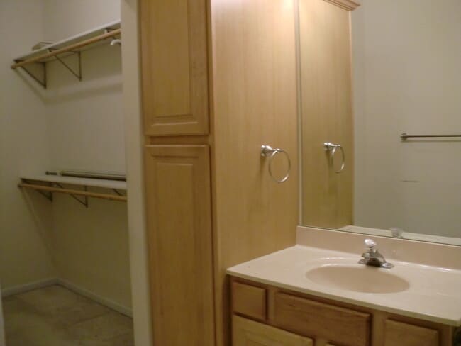 Building Photo - 1115 Kennesaw Ridge Rd