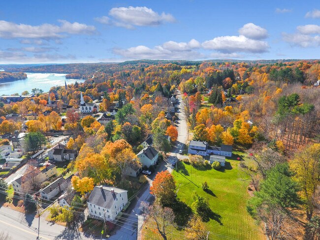 Building Photo - 7 Warren St