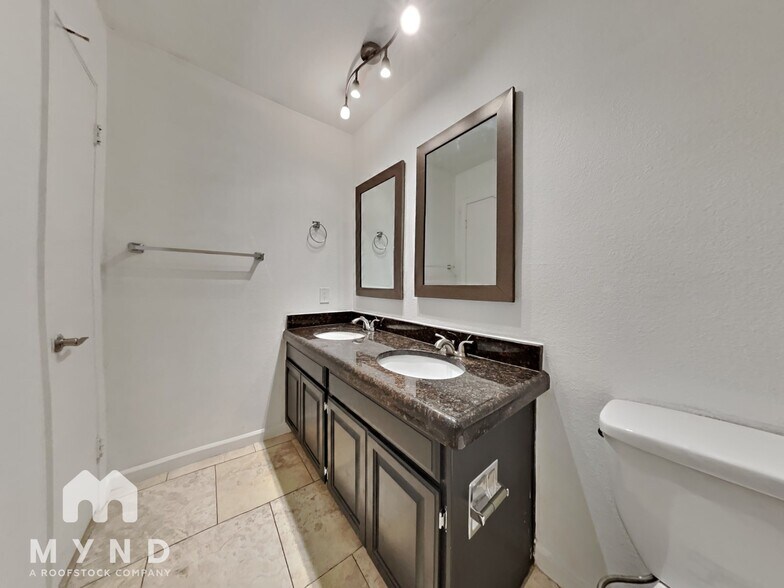 Building Photo - 6639 E Camino Santo
