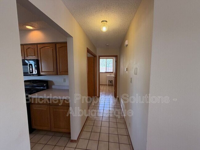 Building Photo - 7281 Spruce Mountain Loop NE