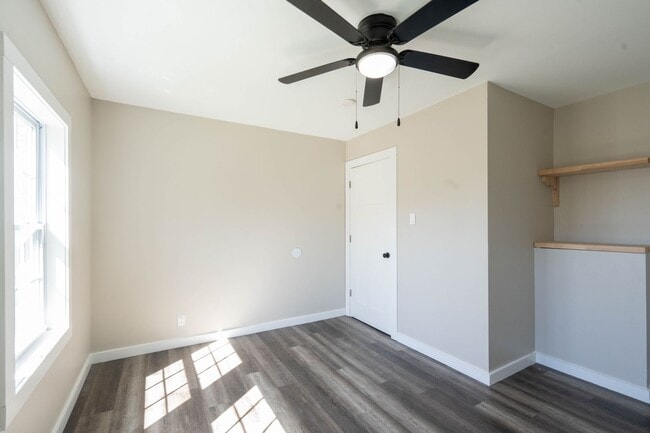 Building Photo - 306 Martin St