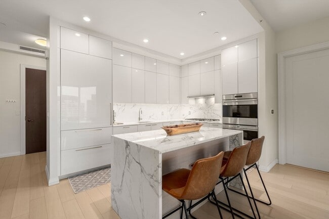 Building Photo - 1 Franklin St